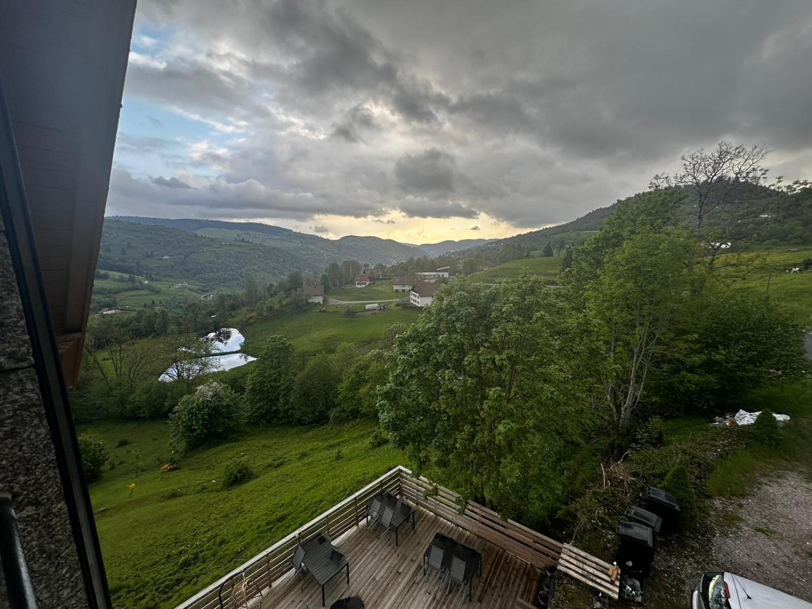 Les Chalets Bambi & Jacuzzi Privatif La Bresse Cameră foto