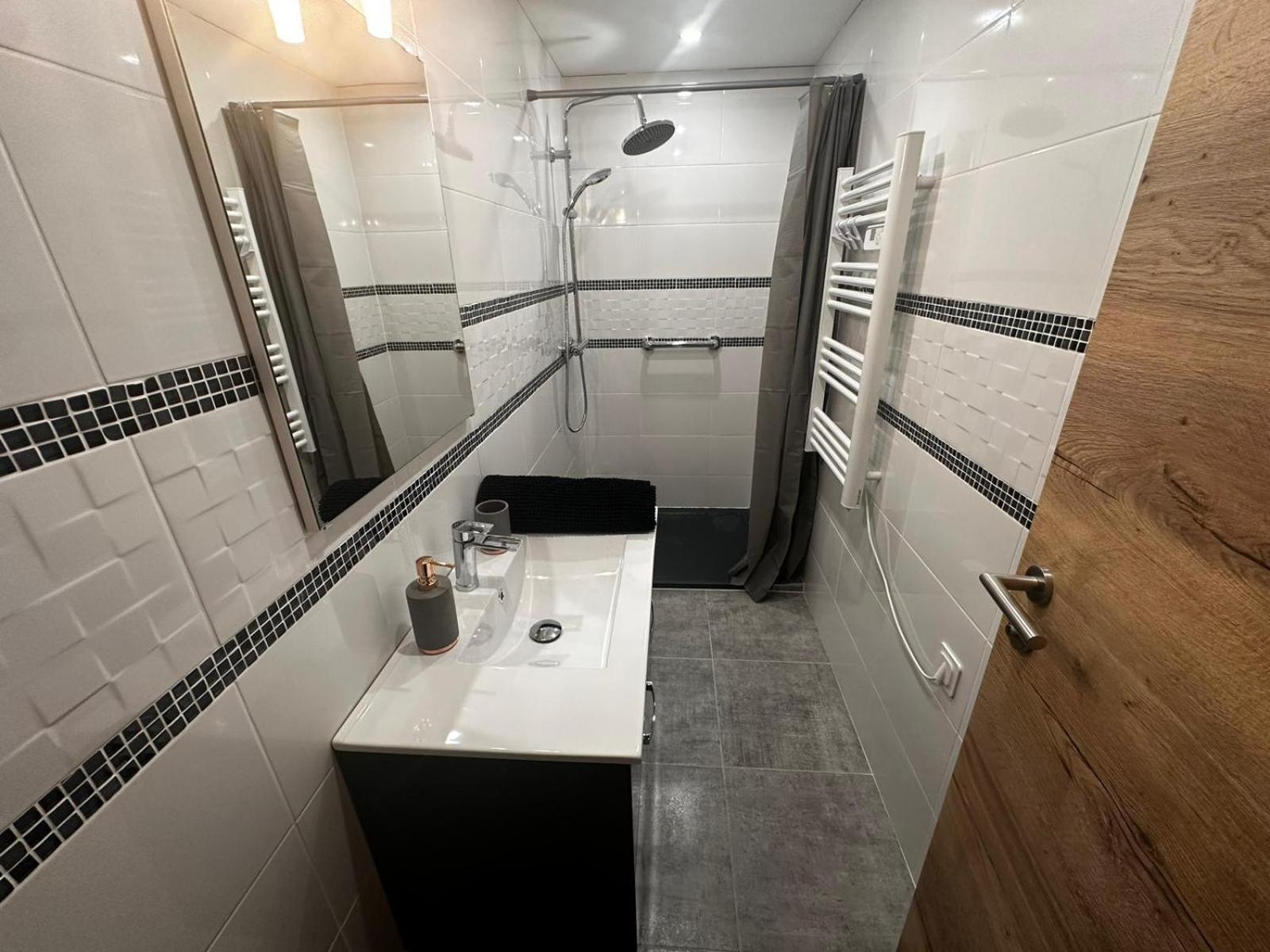 Les Chalets Bambi & Jacuzzi Privatif La Bresse Cameră foto